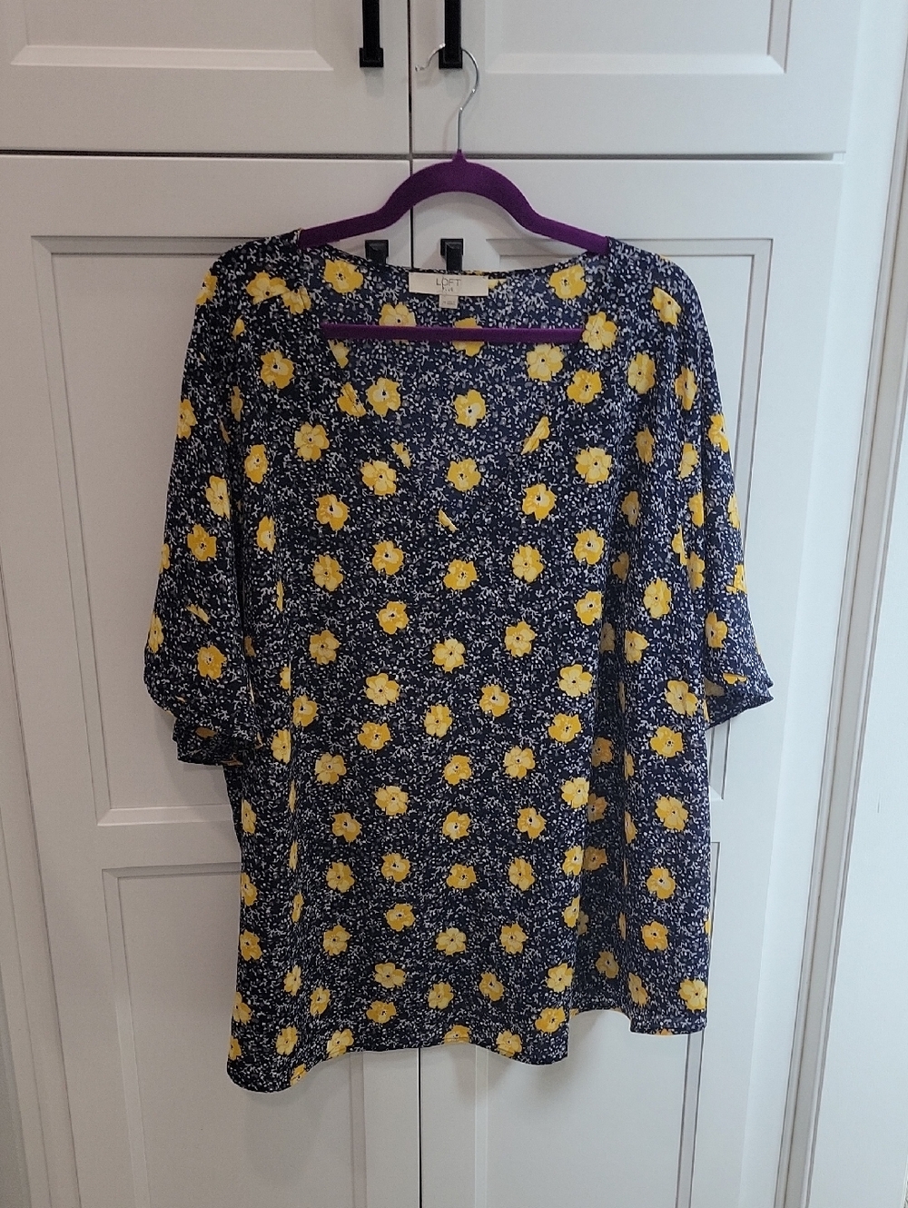 SZ 26W LOFT Navy Floral Popover Blouse